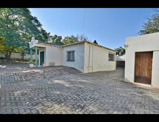 4 BEDROOM HOUSE FOR SALE IN LINDEN
